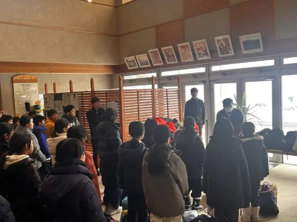 雪の学校　ホテルの方へご挨拶