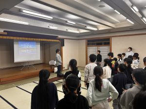 雪の学校 夕食・尾瀬名人のお話