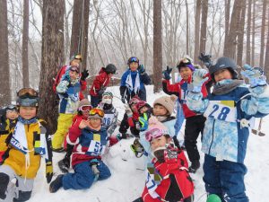 雪の学校　かまくら・雪像作り