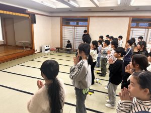 雪の学校　3日目朝会