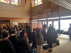 雪の学校　ホテルの方へご挨拶